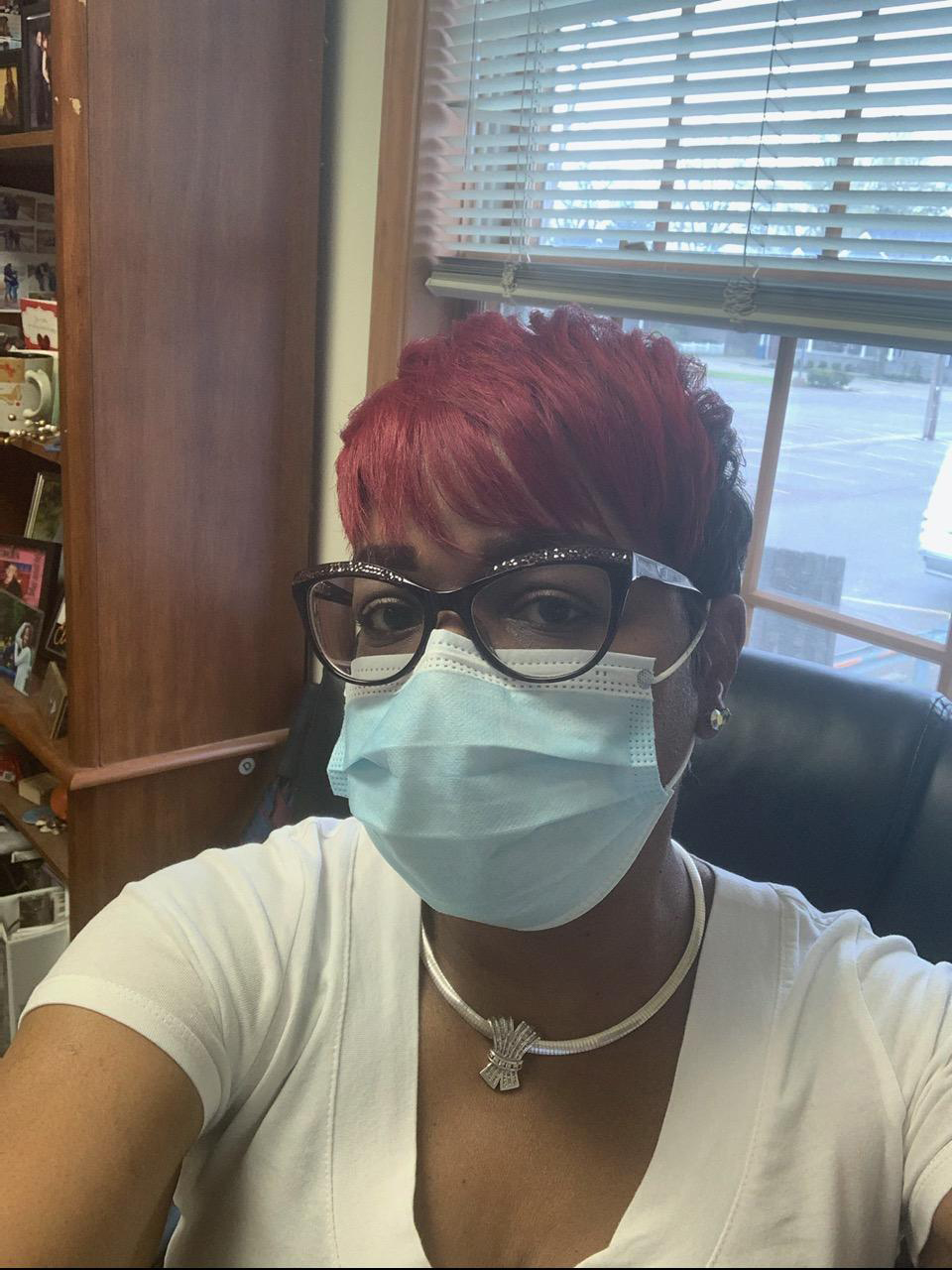jackiepicwithmask Jackie Anderson – with Mask – COVID19